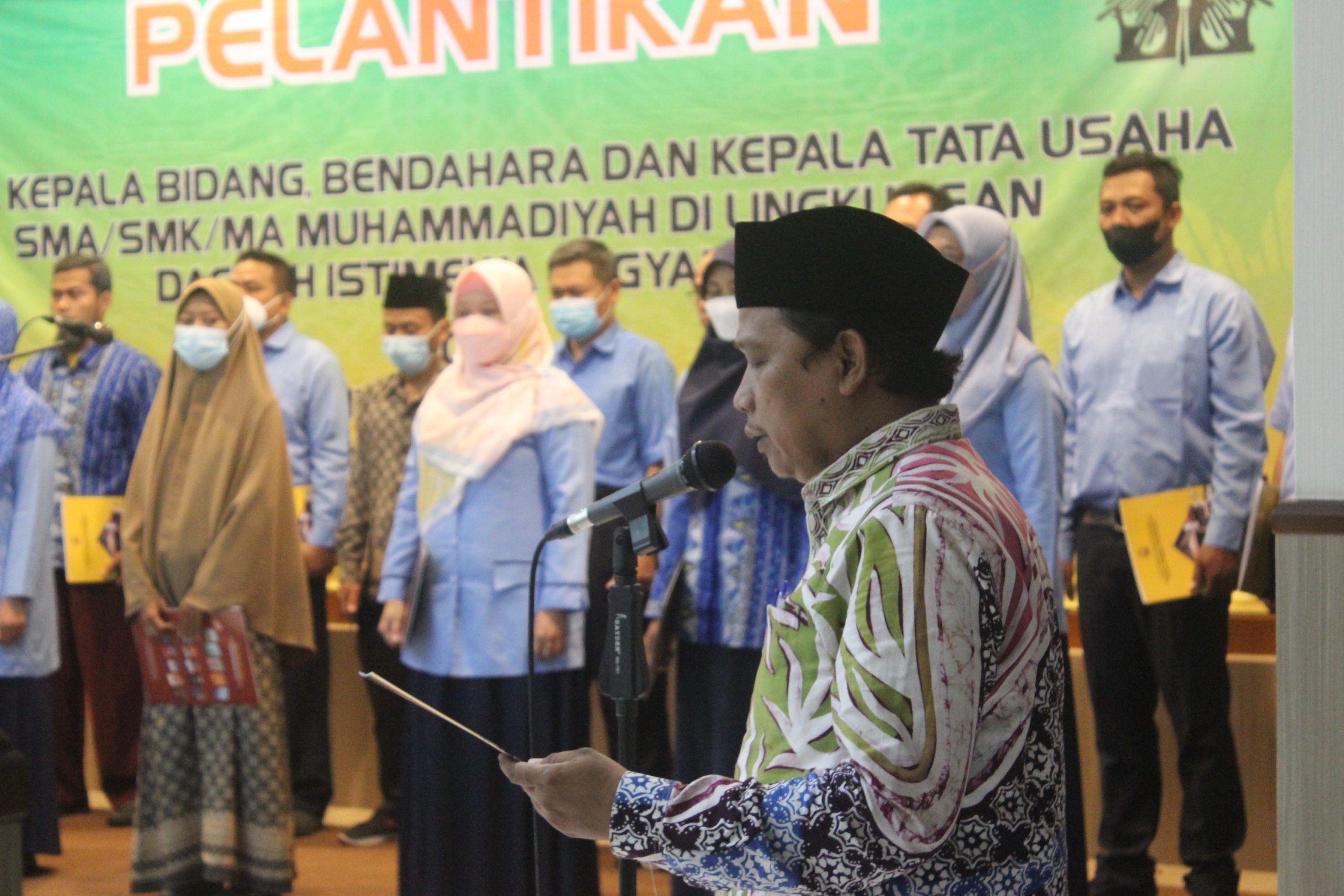 Achmad Muhamad Ketua Majelis Dikdasmen PWM DIY Membacakan Surat Keputusan